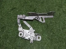 петля капота BMW 4