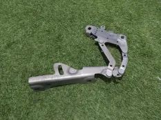 петля капота BMW 4