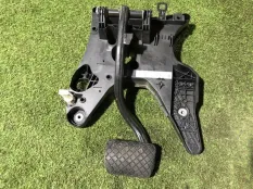 педаль тормоза Volkswagen Touareg