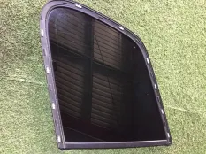 Форточка Volkswagen Touareg