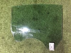 Стекло двери Volkswagen Passat CC