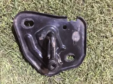 петля капота Audi A6