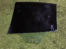 Стекло двери BMW 5