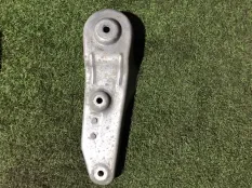 Кронштейн подрамника BMW 5