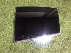 Стекло двери BMW 5