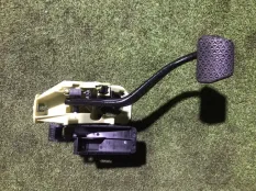 педаль тормоза BMW 5