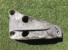 кронштейн двигателя BMW 5