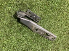 петля капота Audi A4