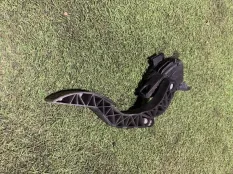 Педаль газа с электронным модулем. Audi A4