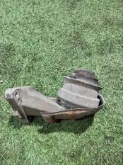 кронштейн двигателя Mercedes-Benz 190