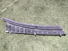 Жабо Mercedes-Benz C200