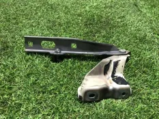 петля капота Audi Q5