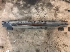 усилитель бампера Volkswagen Jetta