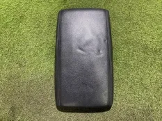 подлокотник Audi A6