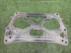 Распорка подрамника Audi RS6 Performance