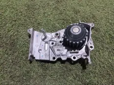 Насос водяной Renault Logan