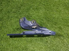 петля капота Audi RS6 Performance