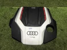 Декоративная крышка двигателя. Audi S4