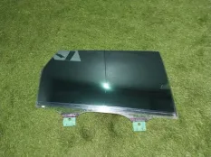 Стекло двери Audi Q7