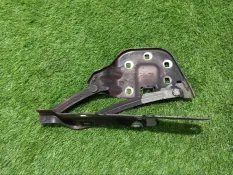 петля капота Land Rover Velar