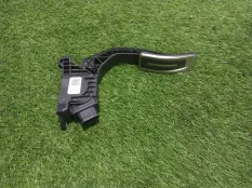 педаль газа Audi Q7