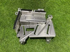 кронштейн усилителя BMW 7