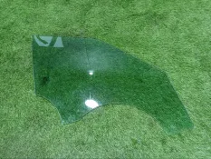 Стекло двери Land Rover Velar