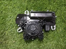 Доводчик багажника Audi Q7