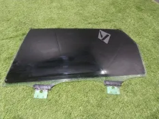 Стекло двери Audi Q7