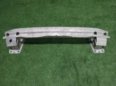 усилитель бампера Audi Q7