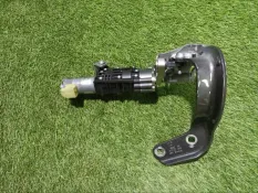 Петля крышки багажника Audi Q7