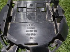 Кронштейн блока управления Audi Q7