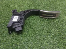 педаль газа Audi Q7