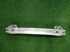 усилитель бампера Audi Q7