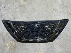 решетка радиатора Nissan Qashqai