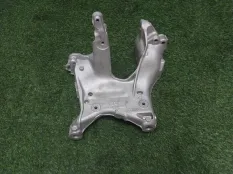 Кронштейн подрамника Audi A7