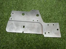 Кронштейн блока предохранителей Audi Q7