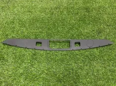 накладка крышки багажника Mercedes-Benz E class