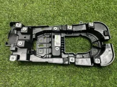 Кронштейн центральной консоли Audi Q5