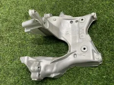 Кронштейн подрамника Audi Q5