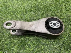 кронштейн двигателя Porsche Cayenne