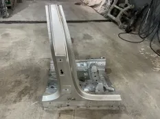 Стойка кузова BMW X7