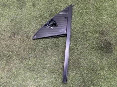 форточка двери Volkswagen Touareg