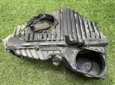 корпус воздушного фильтра Volkswagen Touareg