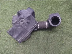 корпус воздушного фильтра BMW 3-Series