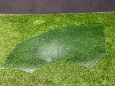 Стекло двери BMW 5 G30 LCI