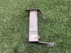 кронштейн усилителя Audi RS6 Performance