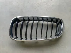 решетка радиатора BMW 3