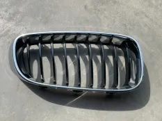 решетка радиатора BMW 3