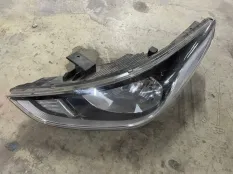 фара Hyundai Solaris